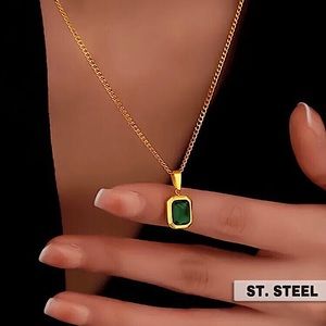 ⚜️𝟯𝟬%𝗢𝗙𝗙 𝗯𝘂𝗻𝗱𝗹𝗲𝘀 𝟯+⚜️ NEW Green Charm Stainless Steel Necklace